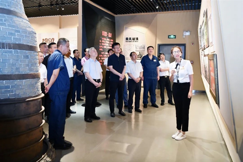 寧波舟山港黨委書記、總經(jīng)理宮黎明到陜鋼集團(tuán)參觀調(diào)研